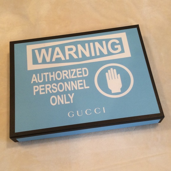 Gucci Detroit Tigers Limited Edition Navy Blue Scarf - Picture 3 of 10